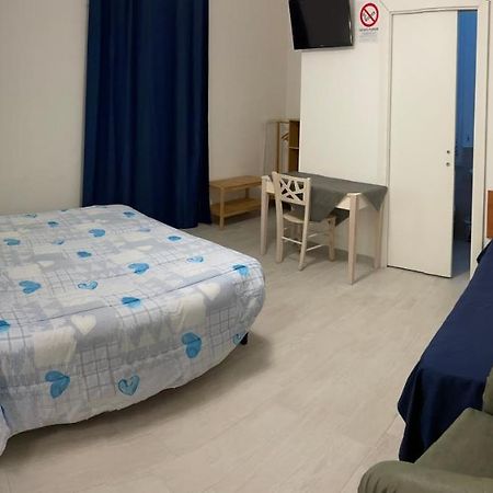 B&B Del Corso - Affittacamere Giulianova Eksteriør billede