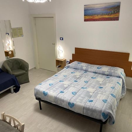 B&B Del Corso - Affittacamere Giulianova Eksteriør billede