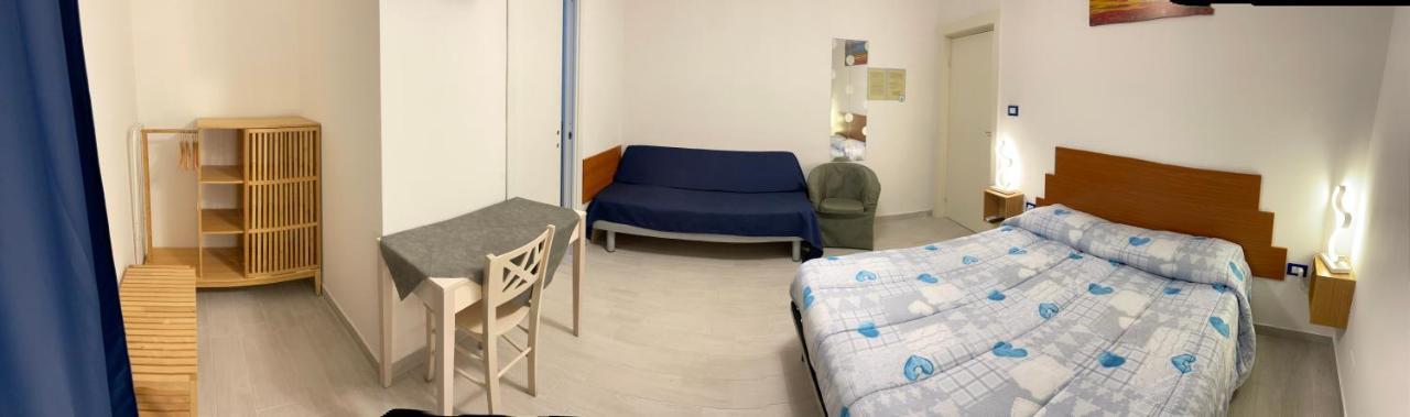 B&B Del Corso - Affittacamere Giulianova Eksteriør billede