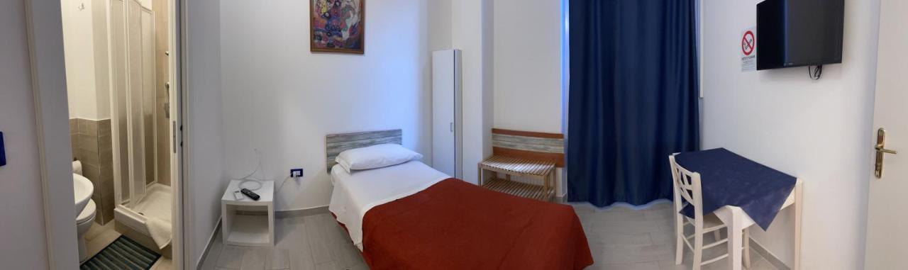 B&B Del Corso - Affittacamere Giulianova Eksteriør billede