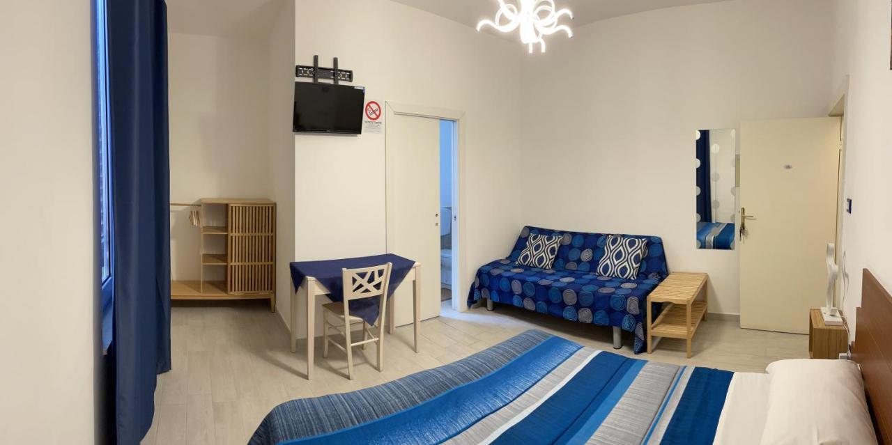 B&B Del Corso - Affittacamere Giulianova Eksteriør billede